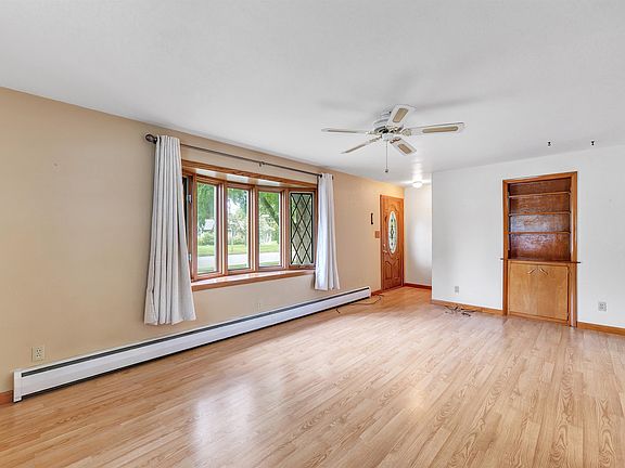 4th image of 427 Apollo Way