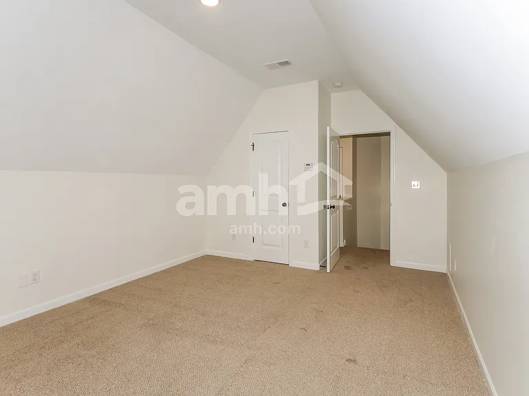 45 Donna Lyn Dr — Photo 14