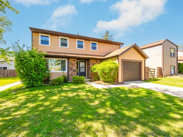 1032 Hinswood Dr, Darien, IL 60561