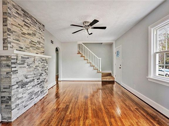 4th image of 3211 Grant St