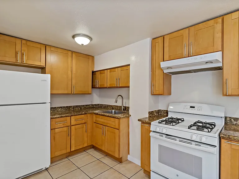 137-139 4th St #139-C — Photo 15