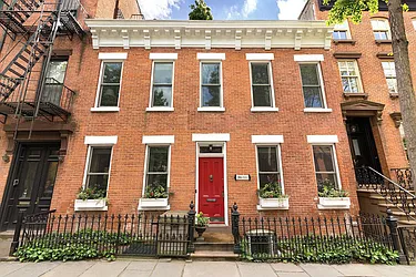 206 Warren Street in Cobble Hill
