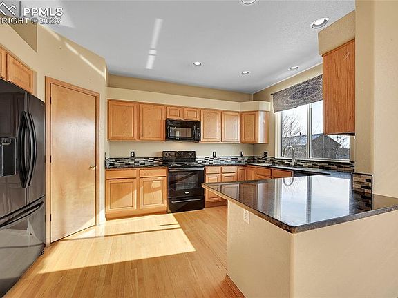 5th image of 7415 Corsicana Dr