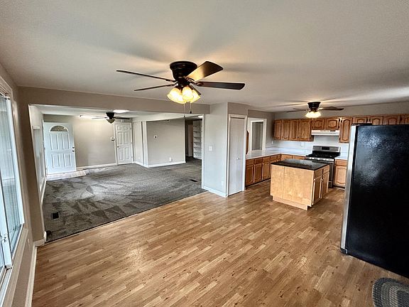3rd image of 812 Clifton Dr