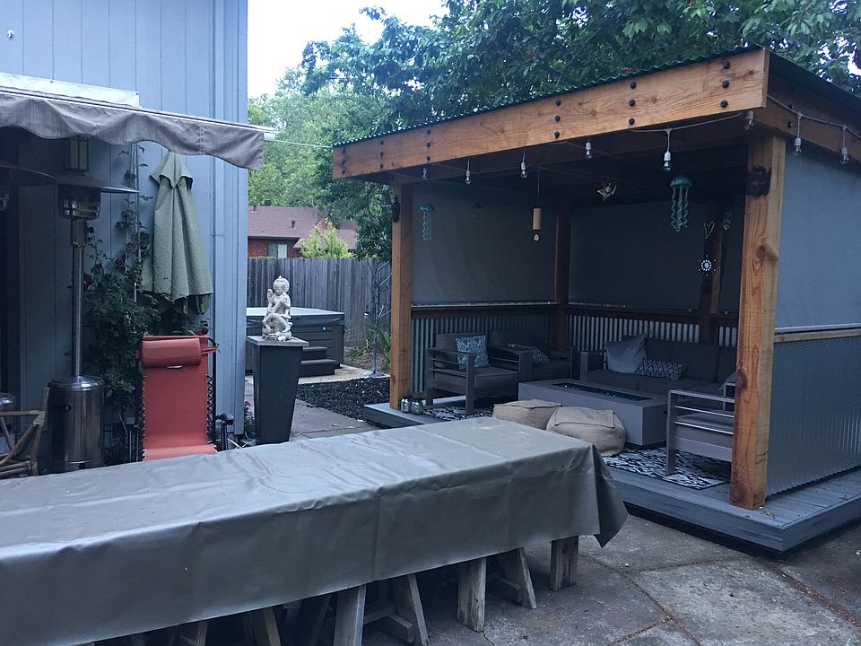 Back yard Pavillon and hot t