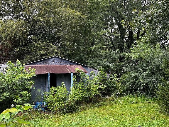 5th image of 2653 Fairfax St