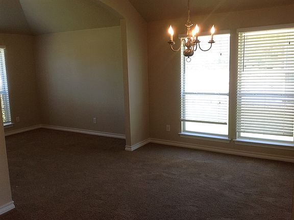 3rd image of 206 Meadowside Dr