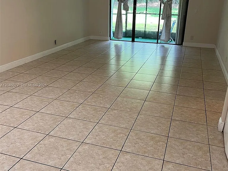 197 Lakeview Dr #105 — Photo 3
