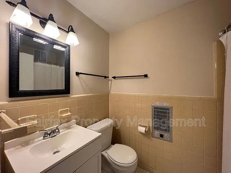 1931 Morehead Ave — Photo 6