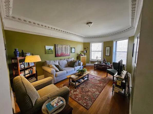 817 W Belle Plaine Ave APT 3F, Chicago, IL 60613