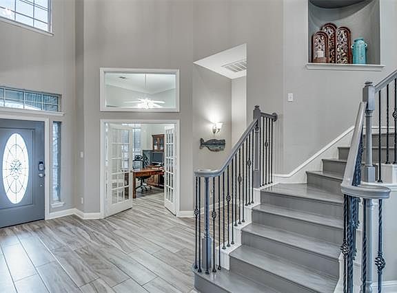 3rd image of 2639 Lakebend Dr