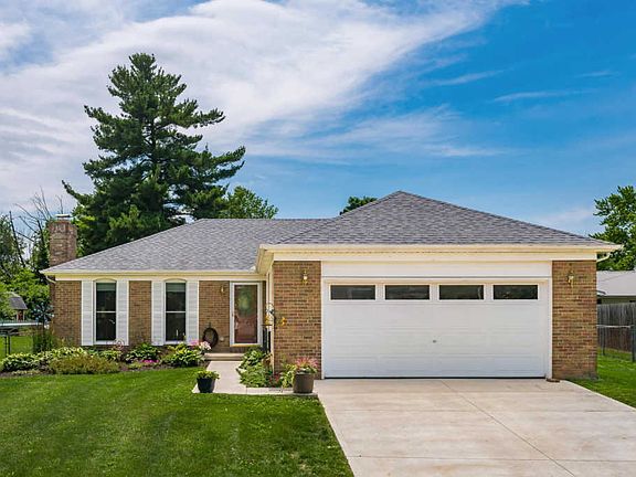 2nd image of 527 Surrey Ln