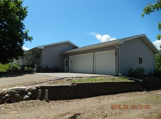 1204 S Main St, Chamberlain, SD 57325