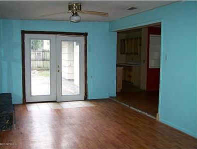 3rd image of 2163 Monteau Dr