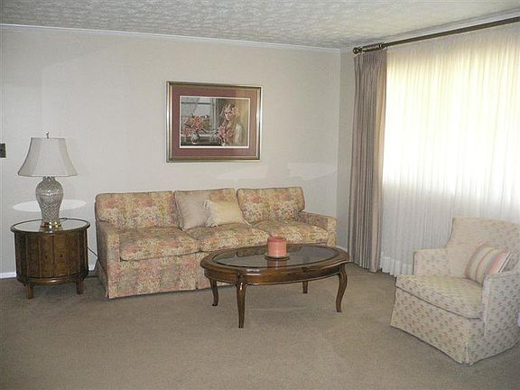 3rd image of 4783 Cordell Dr