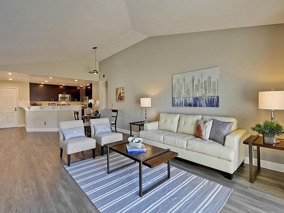4th image of 1683 Parkview Green Cir