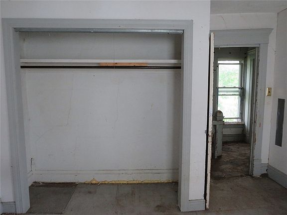 3rd image of 1080 Bruce St