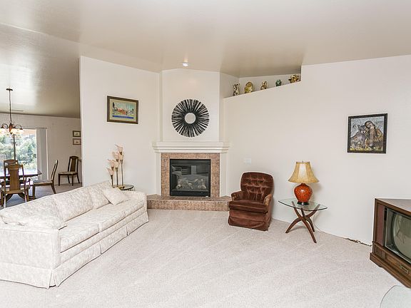 5th image of 2393 W OAKWOOD Drive