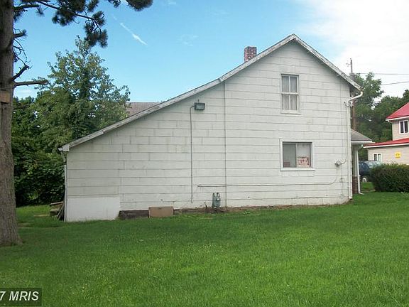 3rd image of 132 Hill St