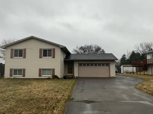 613 Schilling Cir NW, Forest Lake, MN 55025