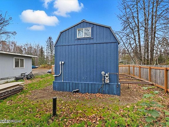 4th image of 52176 Merrill Ave