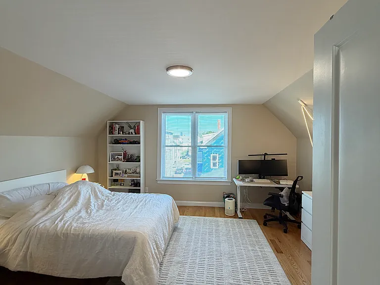 62-64 Waverly St #2 — Photo 15