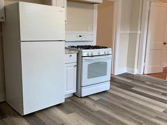3rd image of 52 School St #52