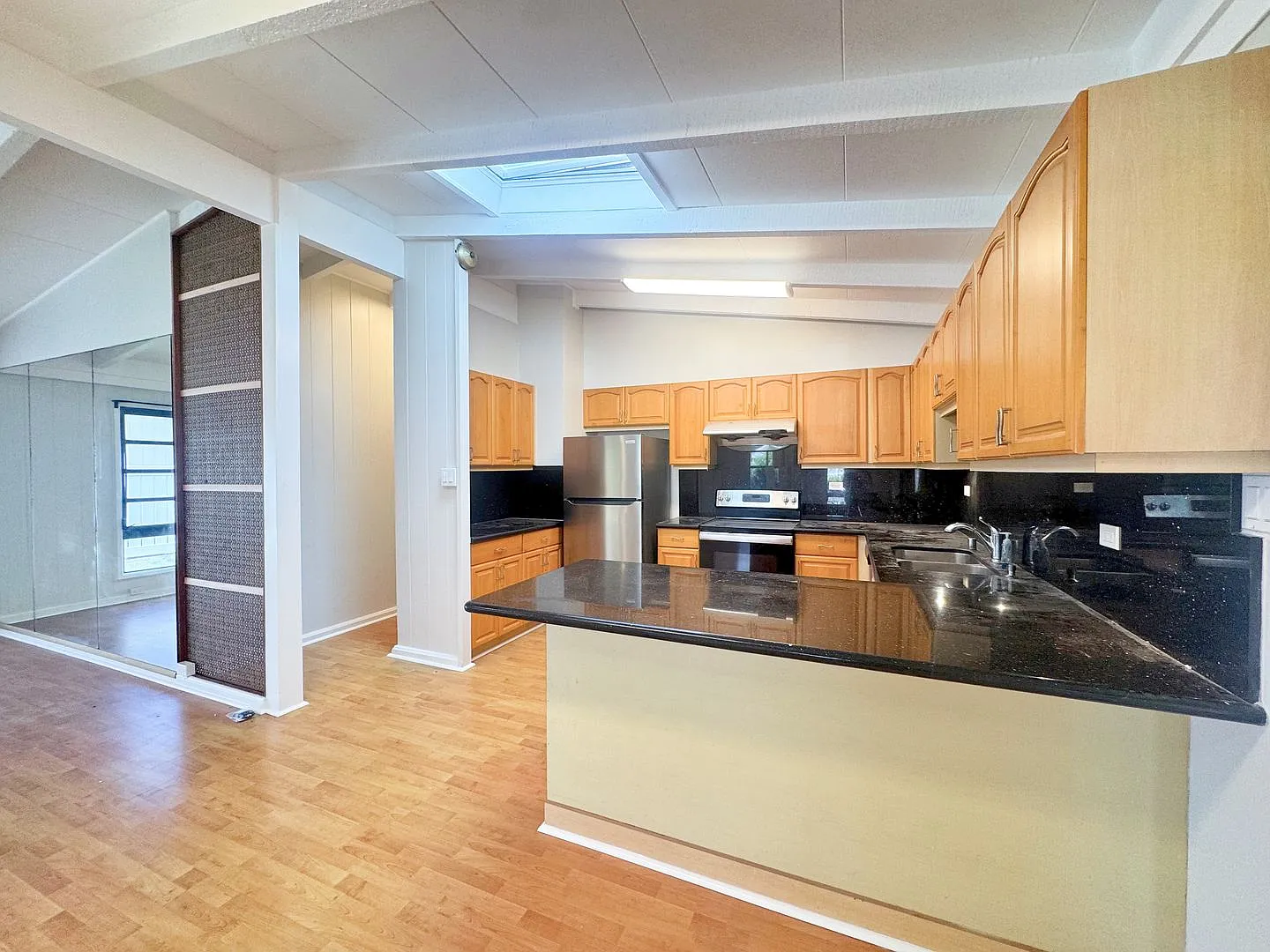 4 Bedroom, 2 Bathroom Single Family Home in Enchanted Lake w/PV Panels! — Photo 3