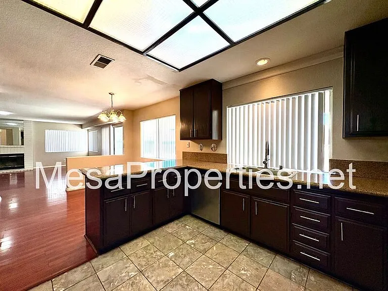 14383 La Crescenta Ave — Photo 7