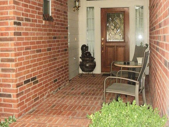 Covered porch 