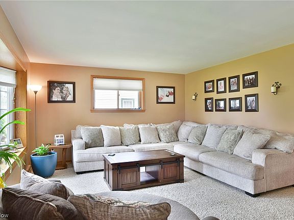 4th image of 525 Willard Ave SE