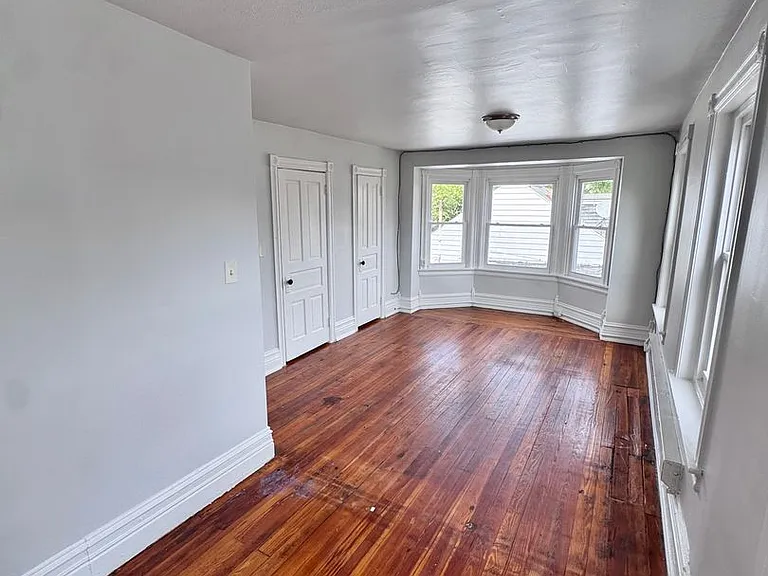 917 W Liberty St — Photo 13