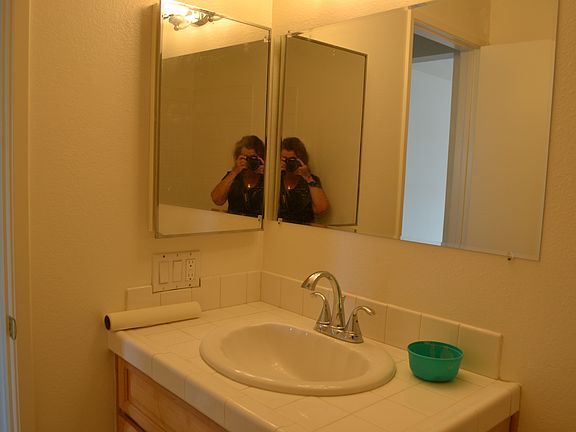Bathroom vanity