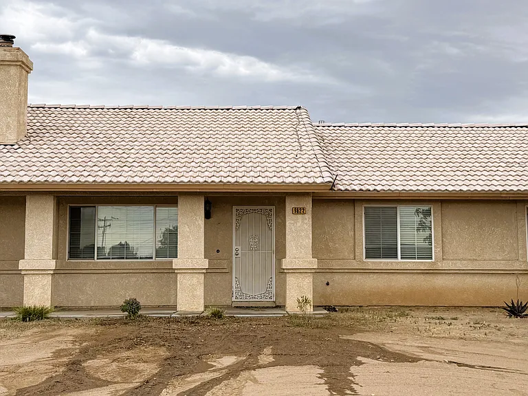 9822 Hawthorne Ave — Photo 5