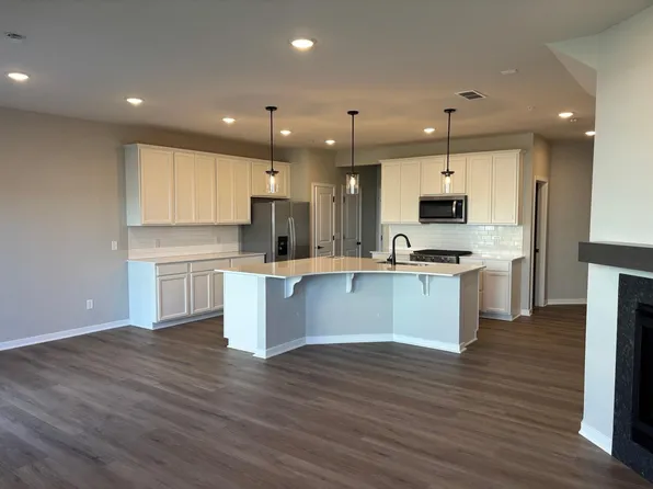 1775 Hauer Trl, Shakopee, MN 55379