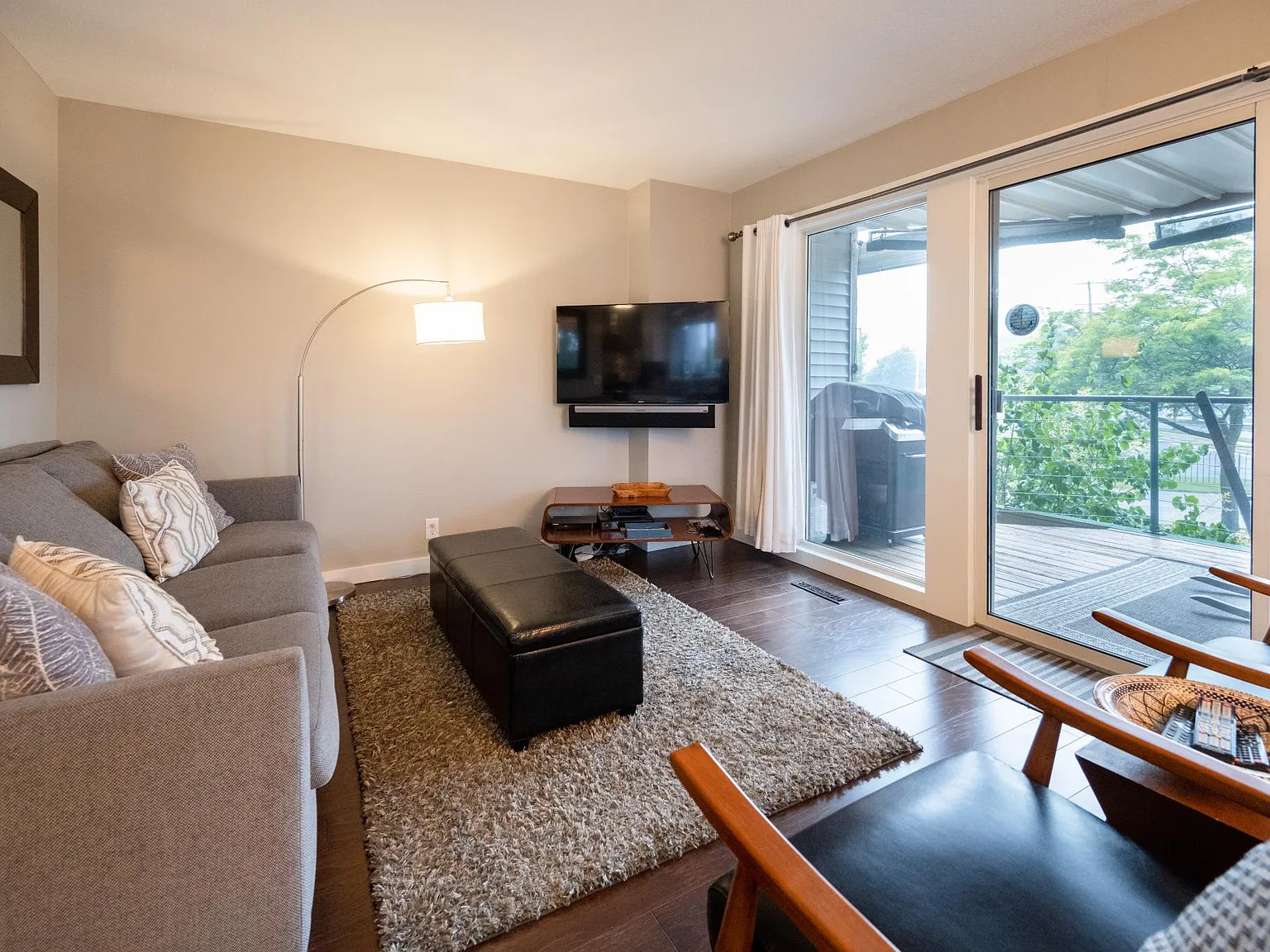 2 bed, 1.5 bath, 1230 sqft, $1,800 — Photo 4