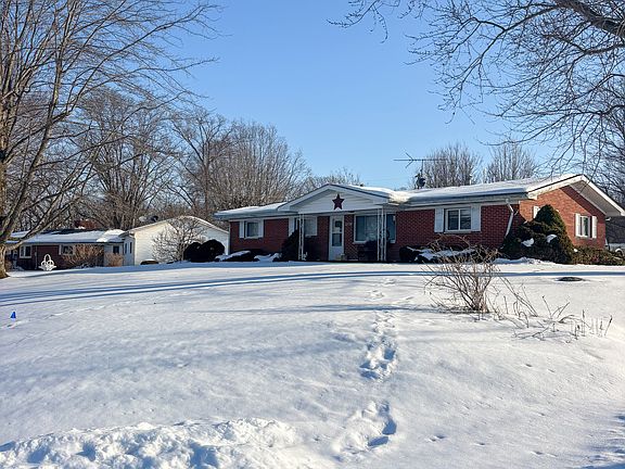3rd image of 2696 S County Road 180 E