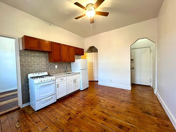 2nd image of 140 Franklin Ave APT 4B