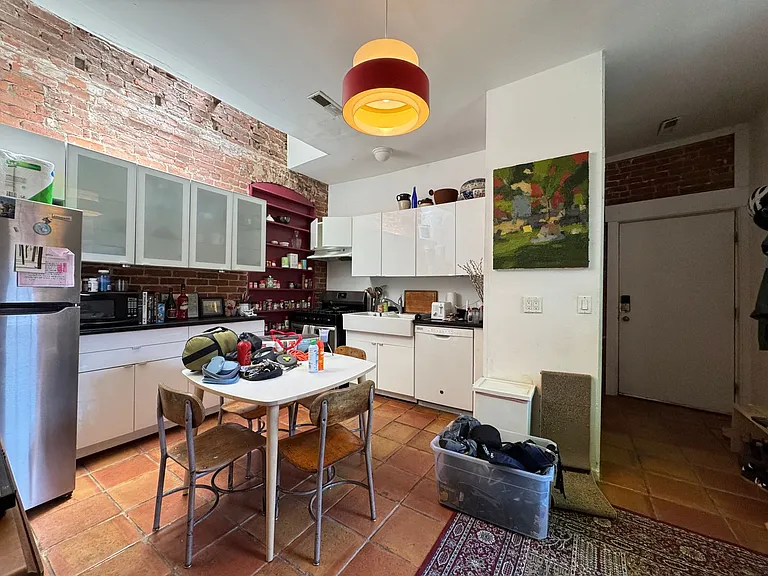 924 State St #7 — Photo 7