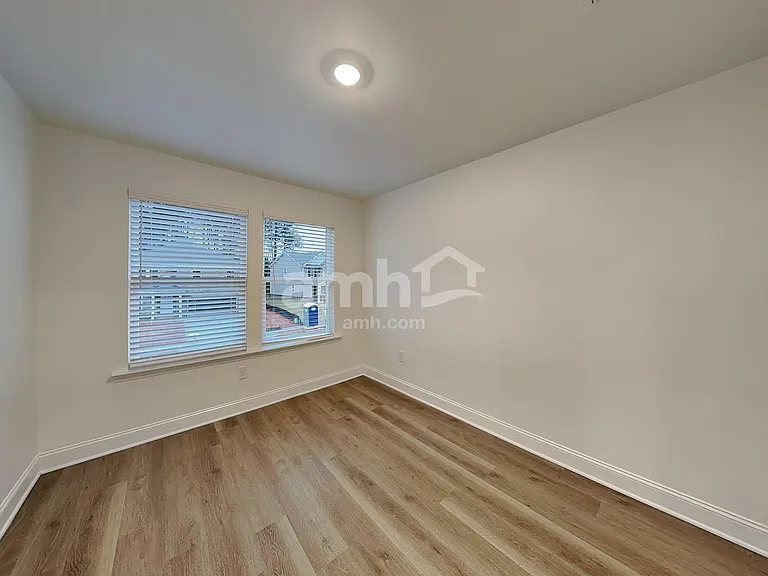 1568 Aquamarine Dr — Photo 14