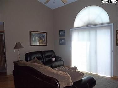 5th image of 101 Waterside Ct