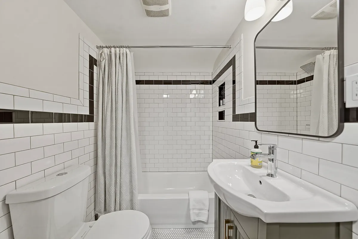 Building Photo - 27 Winfield Ave #UPPER