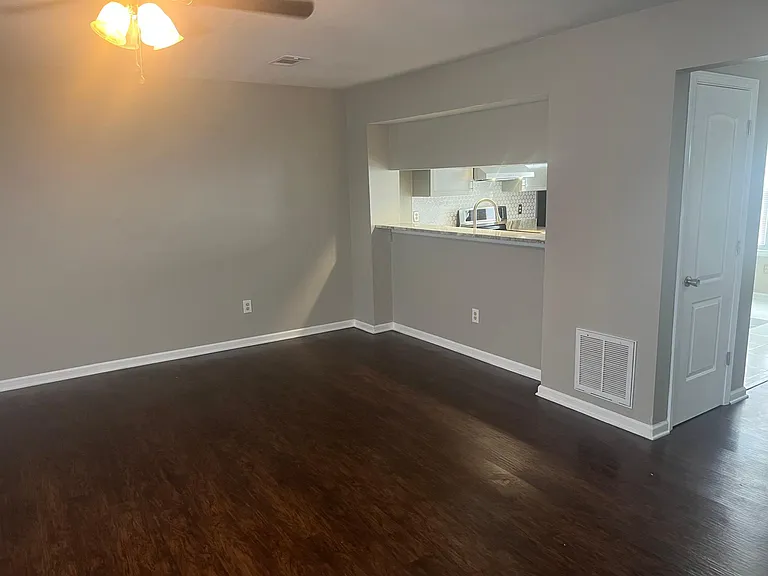 522 Hollomon Dr — Photo 14