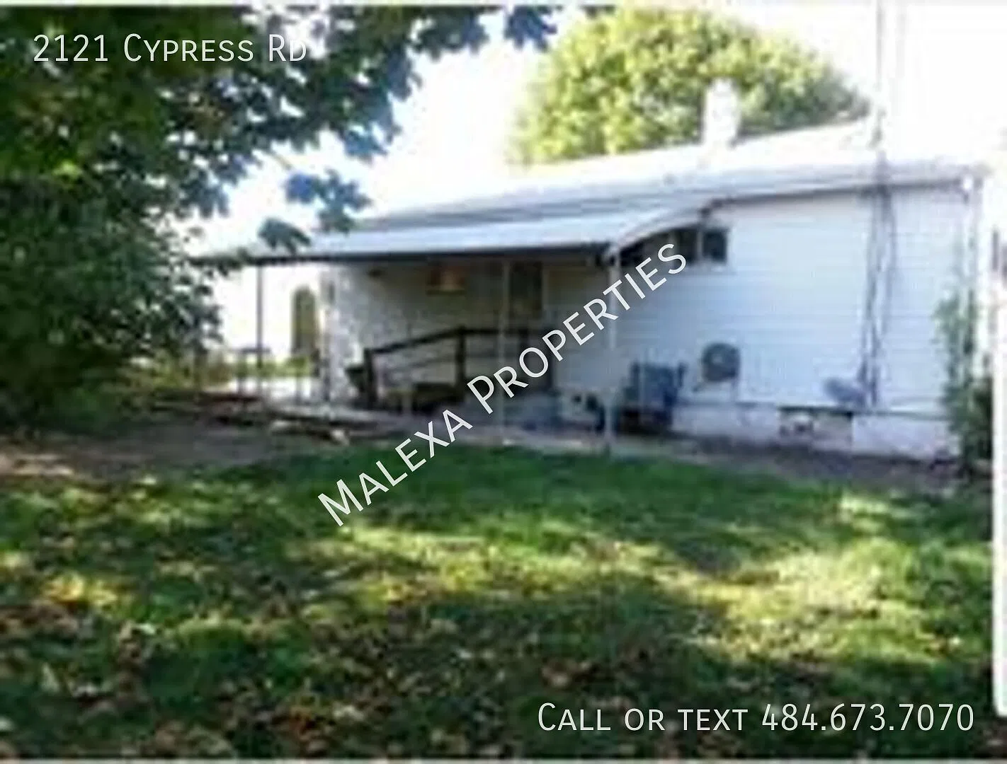 Single Family home w/off street parking, 3 bedrooms and 1.5 bathrooms — Photo 1