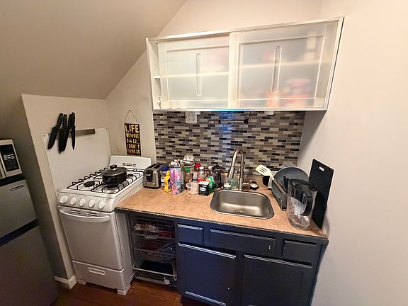 5th image of 34 Rockyford Rd NE #D