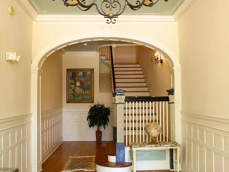 817 N Elm St #E — Photo 50