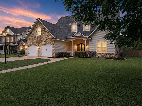 2nd image of 609 Parlange Cir