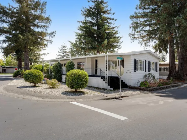 518 Vina Rose Drive, Petaluma, CA 94954