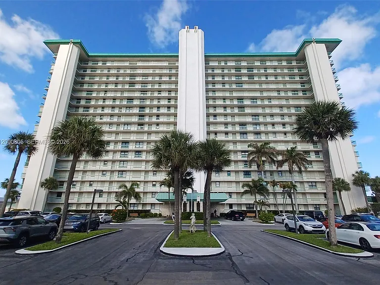 9900 S Ocean Dr #106 — Photo 2