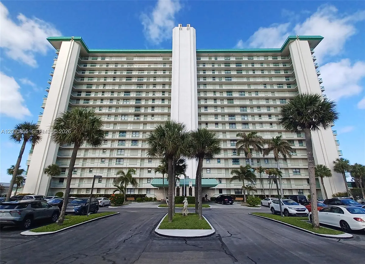 Building Photo - 9900 S Ocean Dr #106